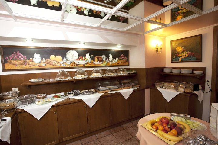 Breakfast/Coffee Service 44 of 59