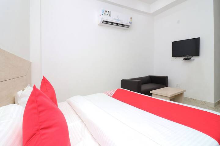 Room 9 of 13