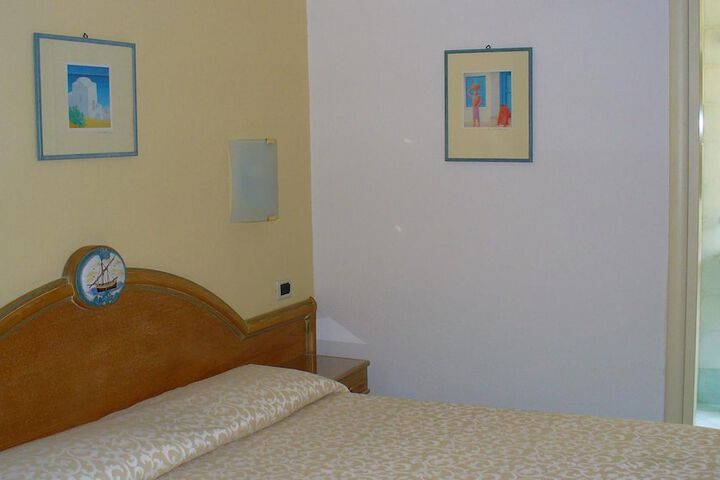 Room 14 of 63