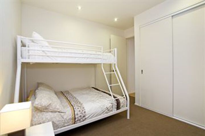 Room 9 of 30