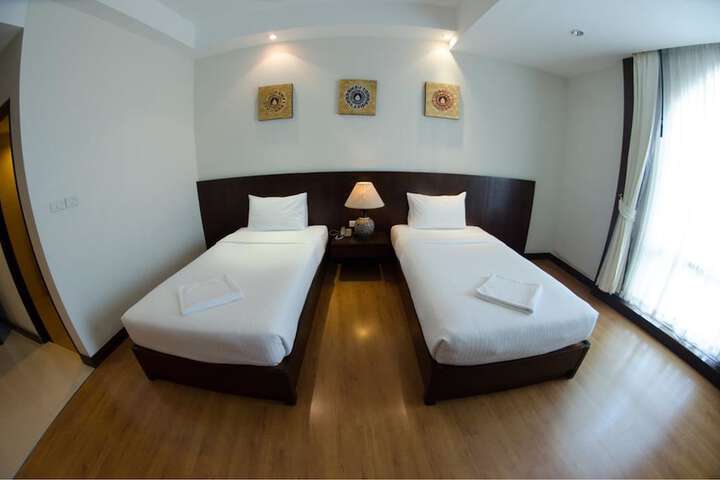 Room 6 of 26