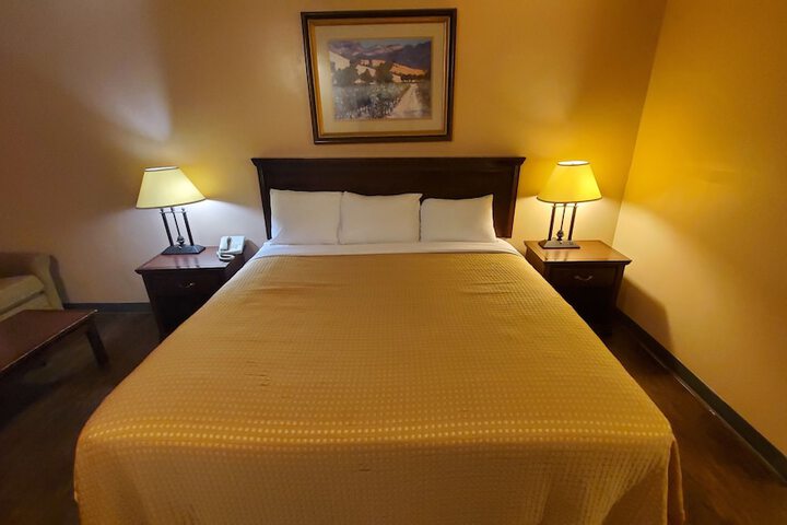 Room 10 of 19