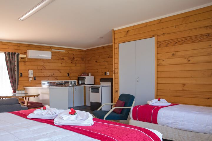 Room 4 of 108