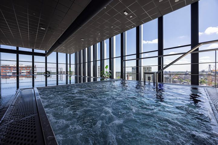 Hotel Pool