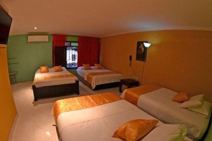 Room 14 of 31