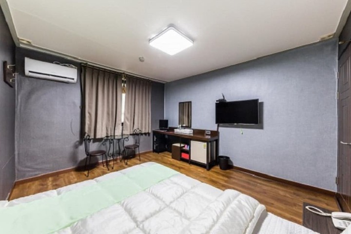 Room 7 of 52