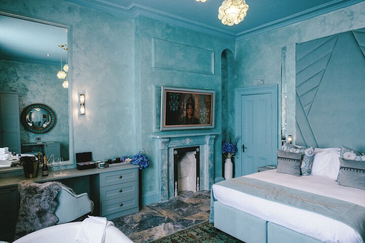 Room 28 of 117