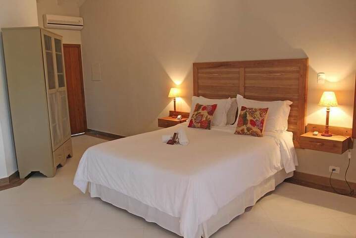 Room 3 of 80