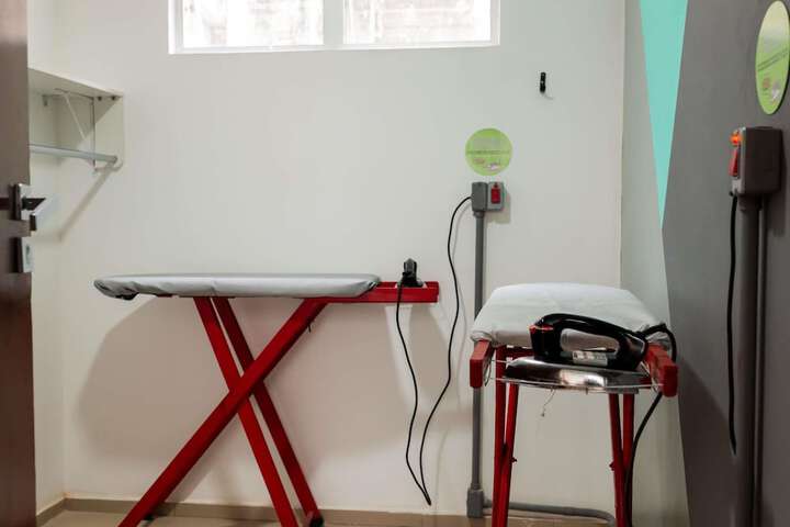 Iron/ironing board