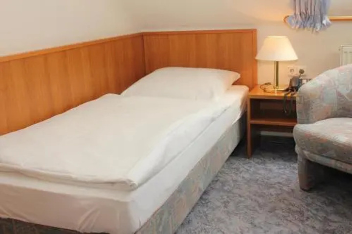 Room 3 of 15