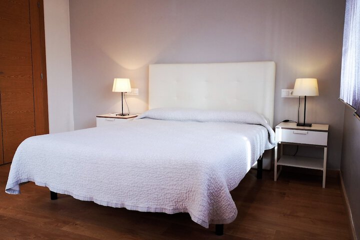 Room 4 of 65