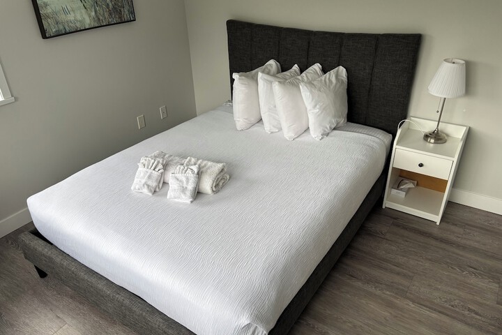 Room 15 of 48