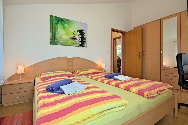 Room 34 of 46