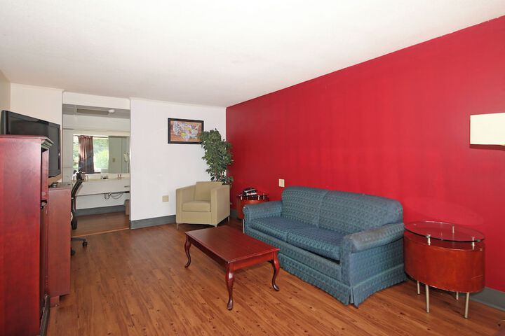 Room 10 of 15