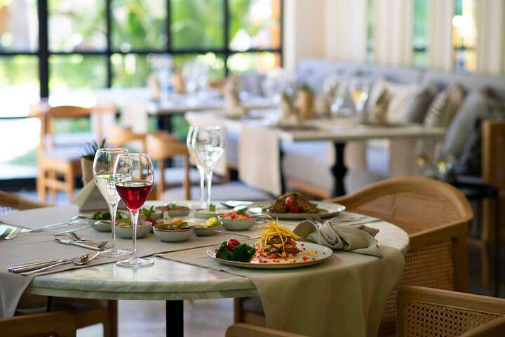 Dining 125 of 203