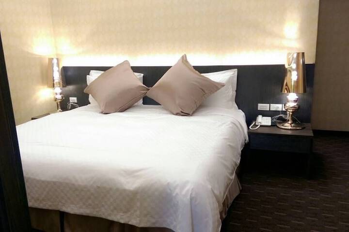 Room 5 of 21