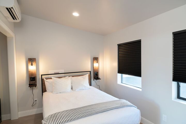 Room 18 of 65