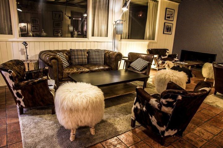 Lounge 57 of 71