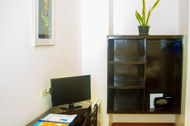 Room 11 of 114