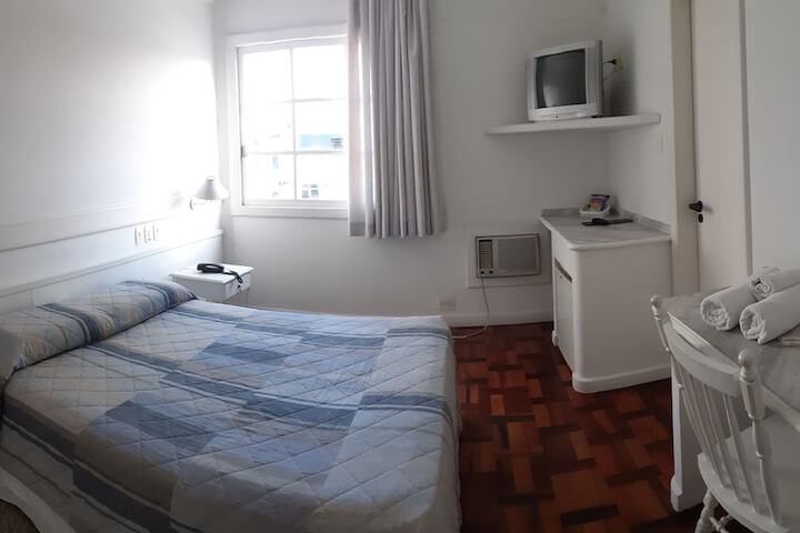 Room 11 of 39