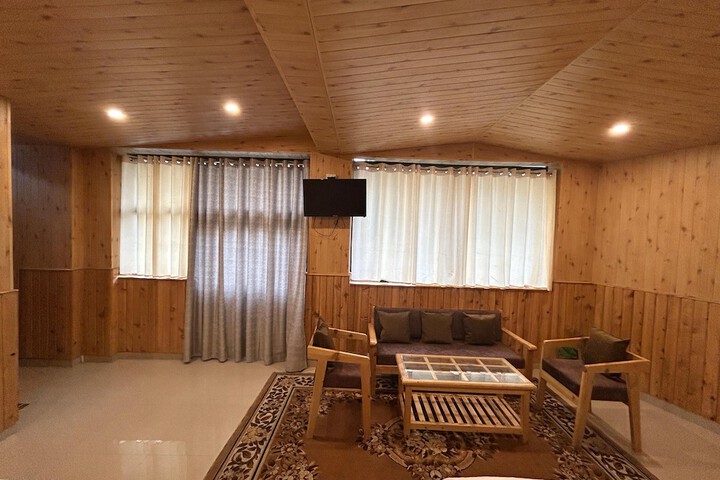 Room 8 of 14