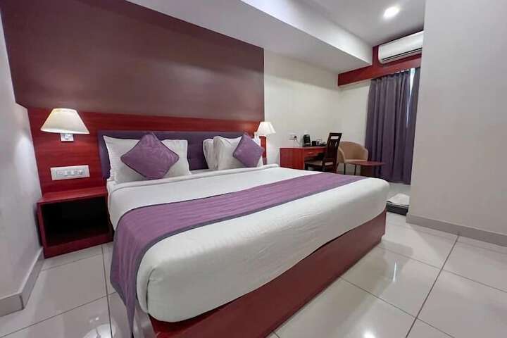 Room 4 of 11