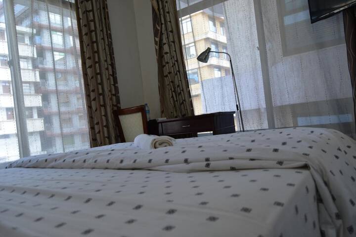 Room 8 of 37