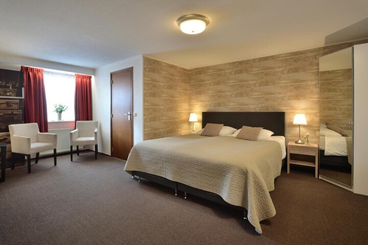 Room 13 of 45