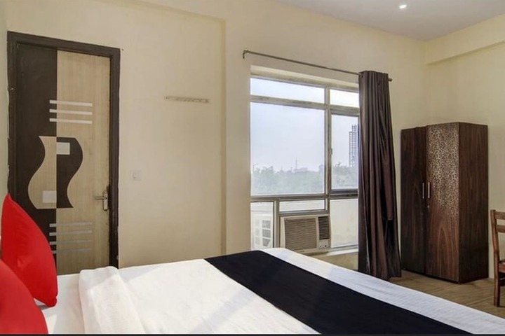 Room 6 of 7