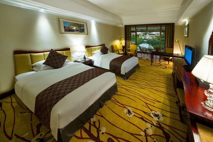 Room 10 of 41