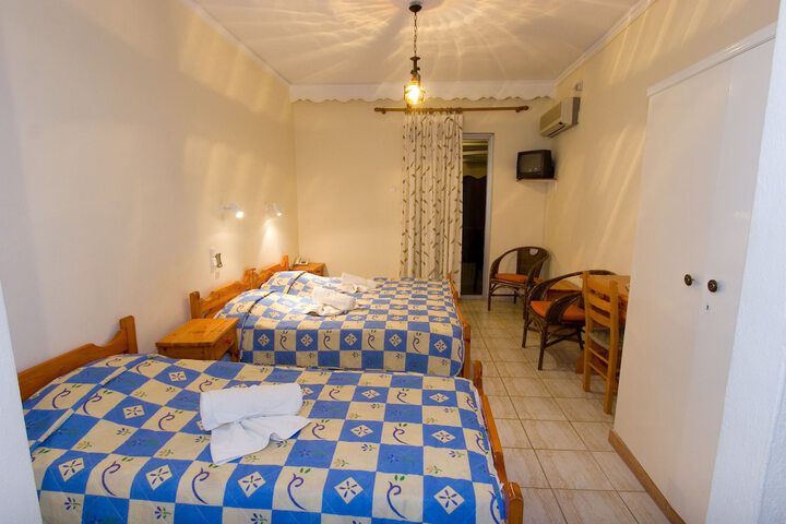 Room 8 of 37