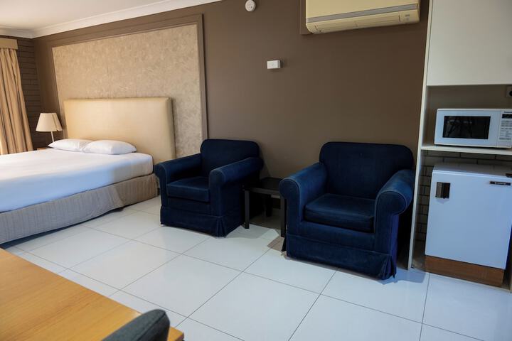 Room 25 of 82