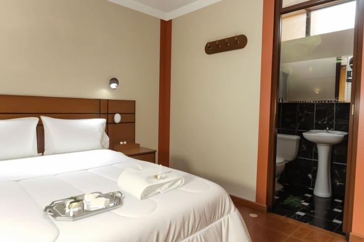 Room 5 of 6