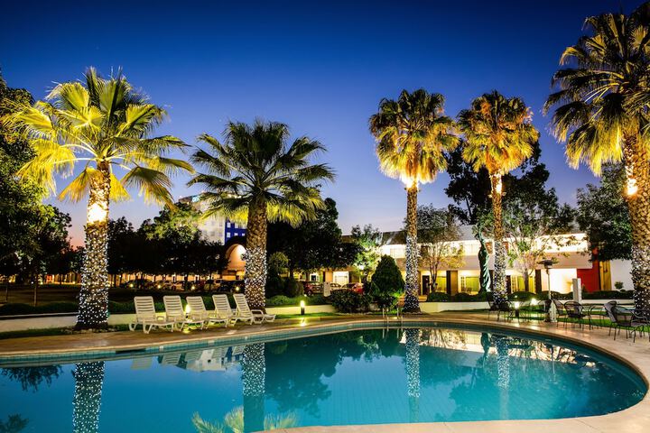 Pools & Facilities