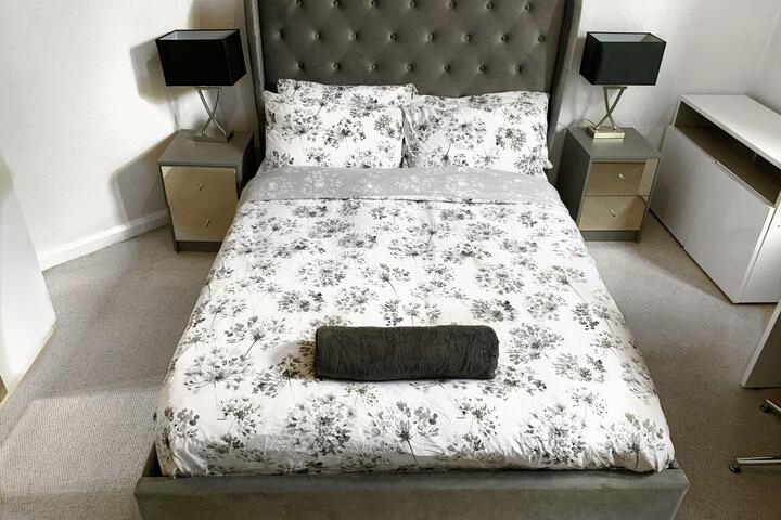 Room 3 of 7