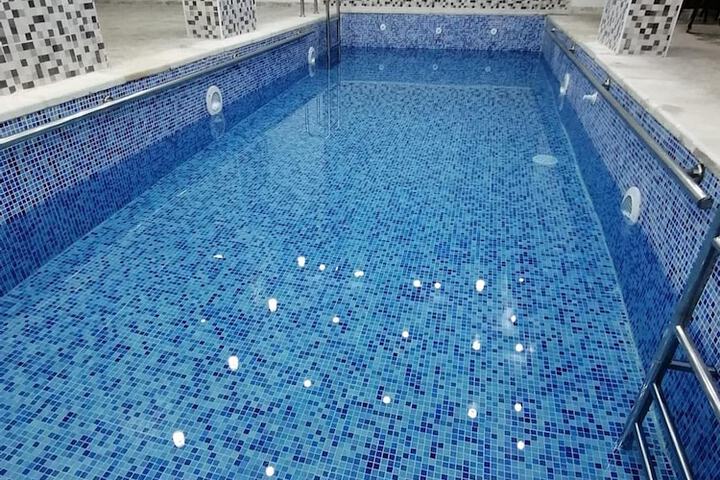 Pool 32 of 44
