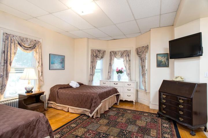 Room 14 of 30