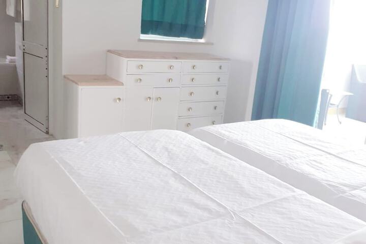 Room 25 of 118