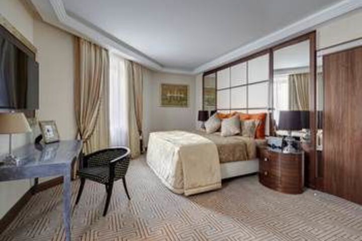 Room 46 of 90