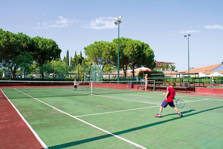 Tennis court