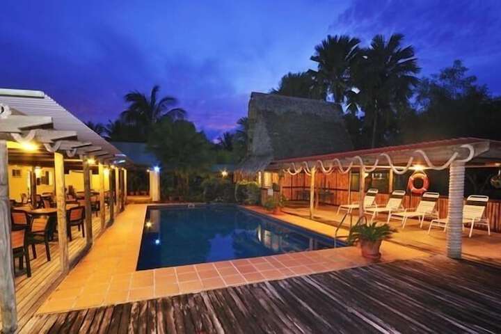 Hotel Pool