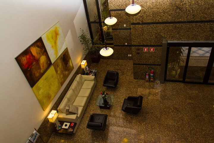 Entrance & Lobby