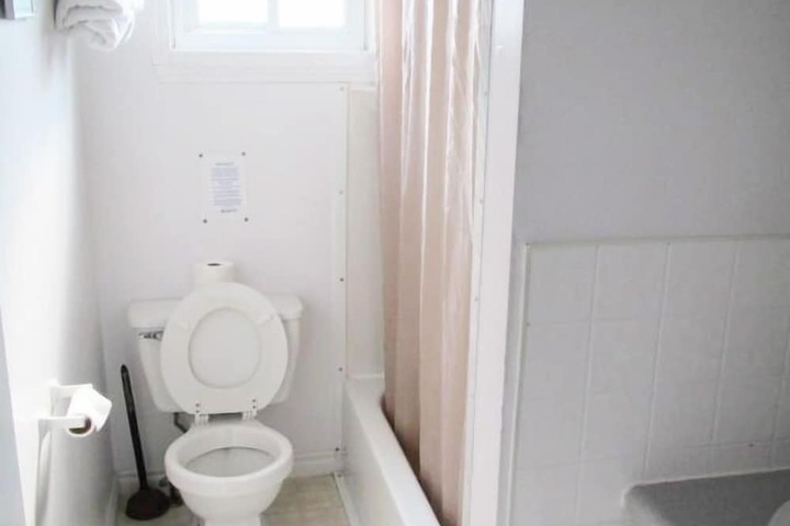 Room 18 of 37