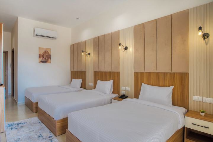 Room 4 of 111