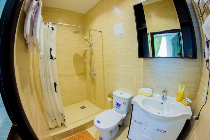 Room 32 of 50