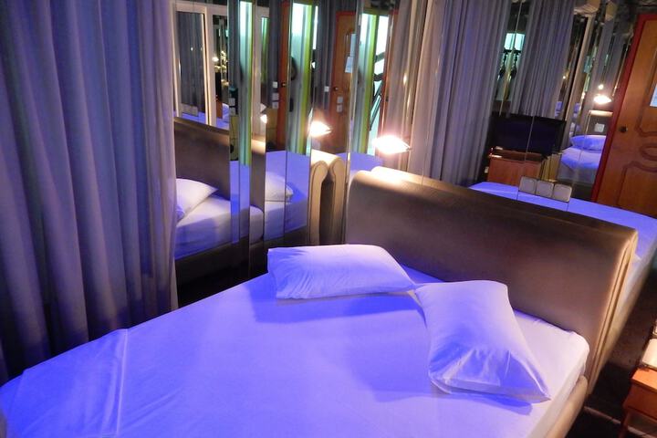 Room 15 of 60