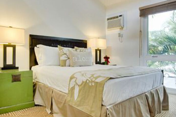Room 13 of 25