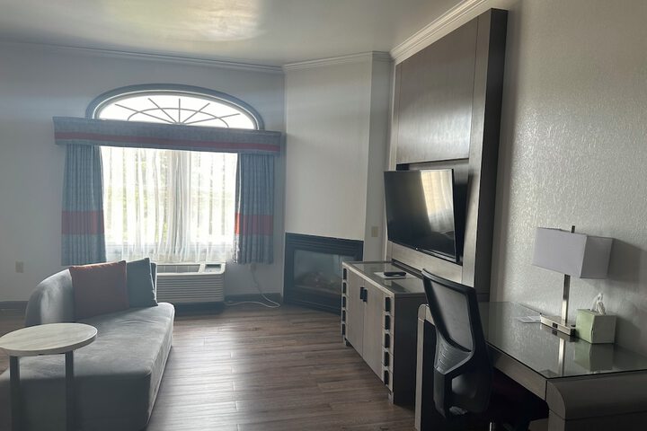 Room 14 of 33