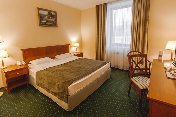 Room 10 of 36
