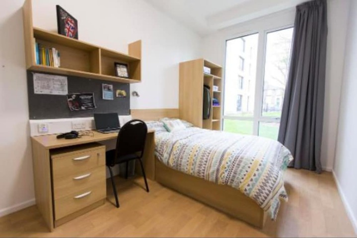 Room 6 of 20